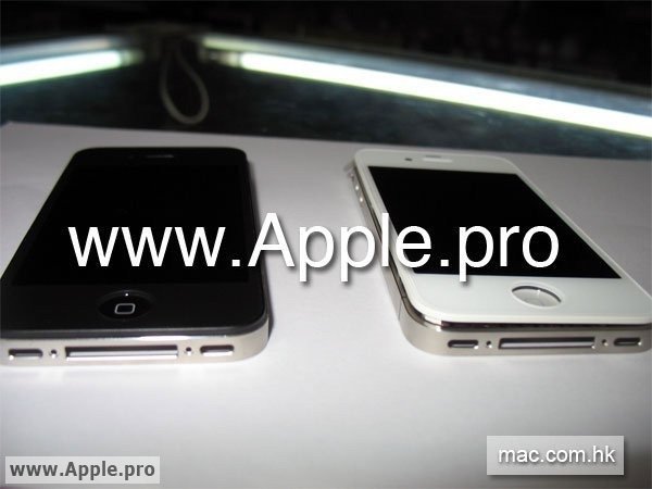 iphone 4g white colour. and the white color looks